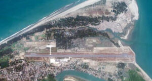 中国が請け負うバングラデシュの空港拡張工事、軍用の疑惑高まる