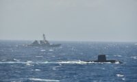 海自と米軍、南シナ海で初の対潜水艦訓練
「シーレーン海域で訓練することに意義」