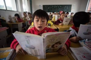 中国共産党の国語教育は何も教えていない　「金を巻き上げ、命をも危険にさらす」＝中国大学教授
