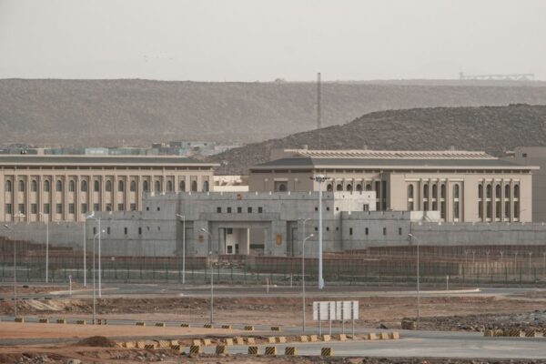 ジブチの中国海軍基地、「間もなく完成」=香港メディア