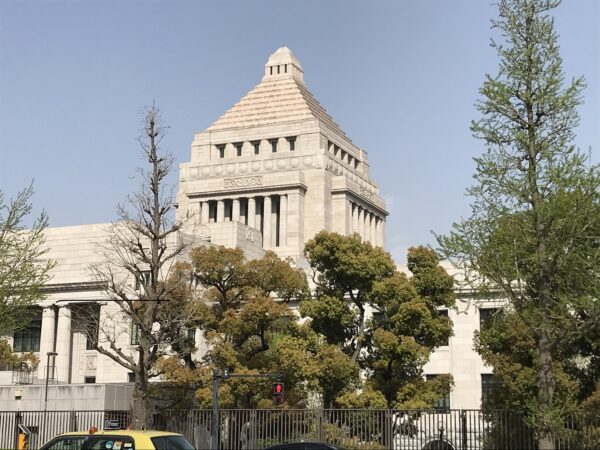 衆院本会議、中国人権決議を採択