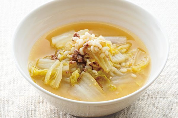 体内の毒素を排出する「白菜スープで胃腸を養いましょう」