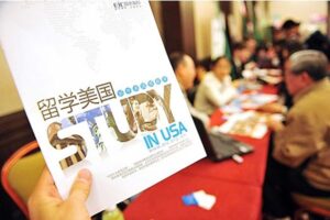米、中国人留学生のビザ発給をさらに厳格化、7月わずか145人取得