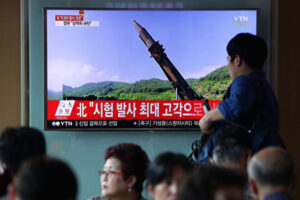 北朝鮮、ICBMを発射 専門家「米中が野放しにしない」