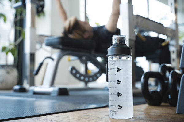 「スポーツドリンクorお水。どっちがいい？」運動後の水分補給に適したものは