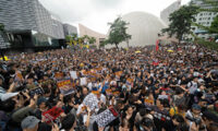 香港デモ、23万人が九龍半島に集結　「本土観光客に支持を求める」