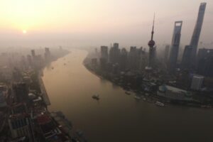 上海市、都市封鎖を実施　市を東西に分けて順番に