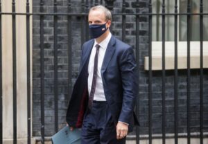 英、アフガン人道危機に制裁含めあらゆる手段で対応＝外相