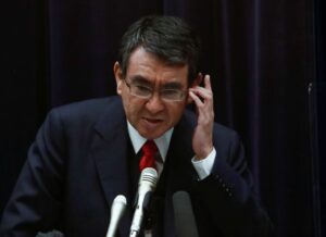 総裁選出馬、先輩や仲間と相談しながら決めたい＝河野行革相