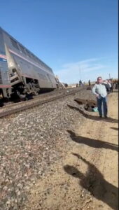 米モンタナ州でアムトラック脱線、3人死亡　複数負傷