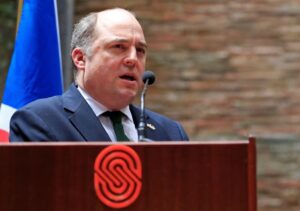 英、日本との防衛関係強化　正式交渉開始へ