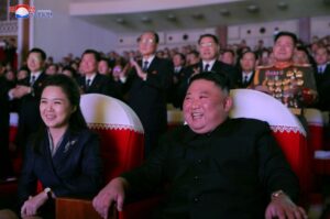 北朝鮮の金総書記夫人、5カ月ぶりに公の場に姿見せる