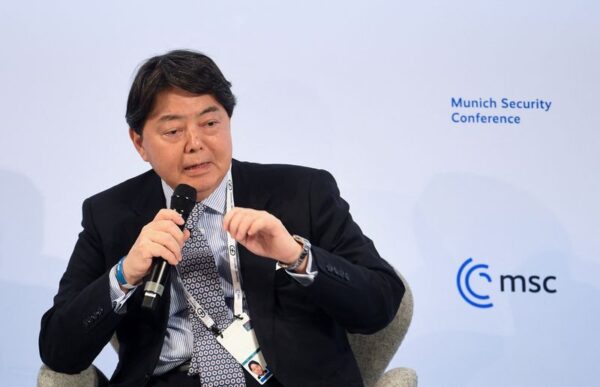 林外相「金融市場など注視し対応」、SWIFTへの日本方針で