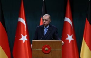 トルコ大統領「ウクライナ首脳と会談を」、プーチン氏と電話協議