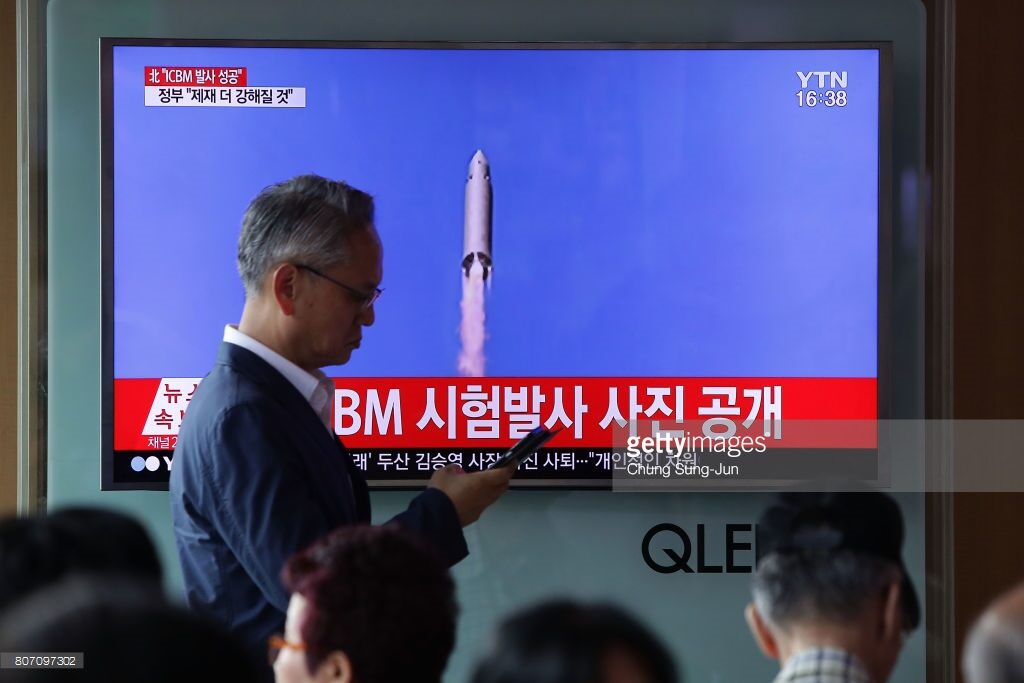 北朝鮮ミサイル「火星12」か　ICBMに向けた実験の可能性も