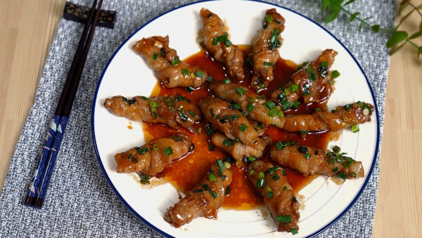 フルーティーな香りがたまらない！　パイナップルの豚バラ肉巻き