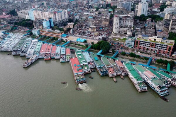 バングラディシュ、中国支援の深水港を中止　日本のプロジェクトを進める