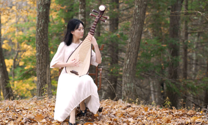 神韻の琵琶奏者　迫害を乗り越えて表現する芸術