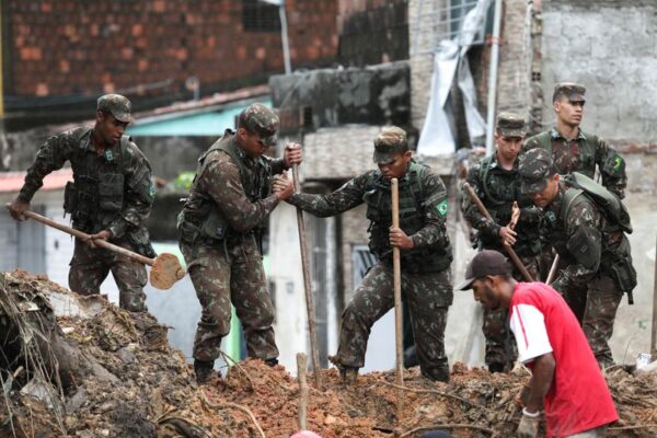 ブラジルの豪雨、死者106人に