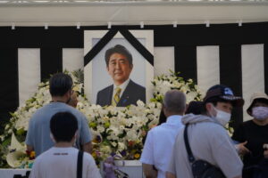 安倍氏国葬めぐり日本社会が分断…海外メディアも注目