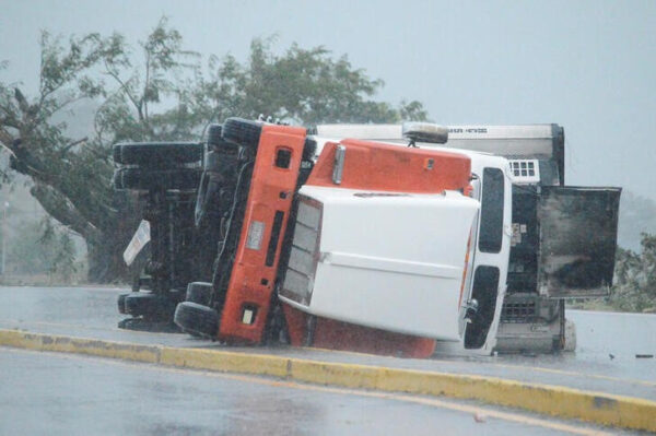 メキシコ西部にハリケーン上陸、2人死亡　大雨や洪水の被害