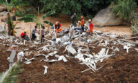 インドネシア地震の死者268人に、子ども多数犠牲　捜索難航