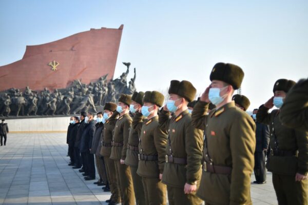 北朝鮮国民の苦難を覆い隠す軍事力誇示