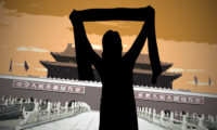「中国共産党を打倒せよ！」　天安門広場に現れた女性勇士、高らかに反中共を叫ぶ