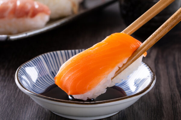 日本の寿司の歴史を探る  なぜ、寿司には魚介類しか使わないのか？