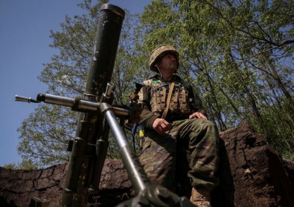 ロシア軍、バフムトで後退　ウクライナ軍とワグネルの双方が指摘