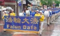 真実に目覚め、善き人生歩む　法輪功学習者が横浜で祝賀パレード