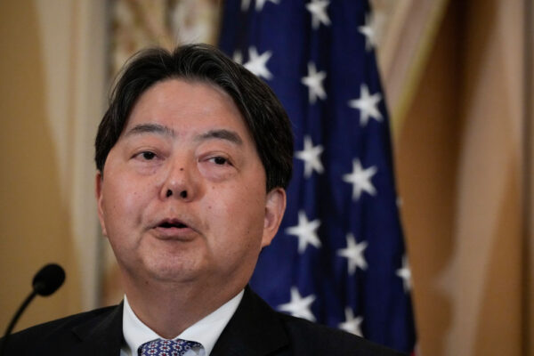 中国大使「日本民衆が火の中」発言…質した松原議員「国外退去求める」