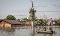 ウクライナのダム決壊、約600平方キロ水没　住民避難続く＝州知事