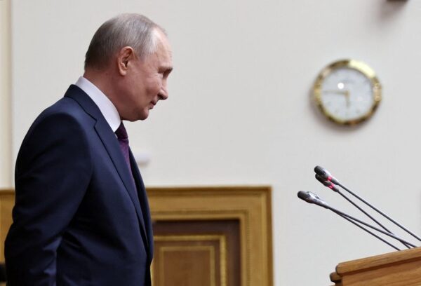ロシア経済、国防費増大に「耐え得る」＝プーチン大統領