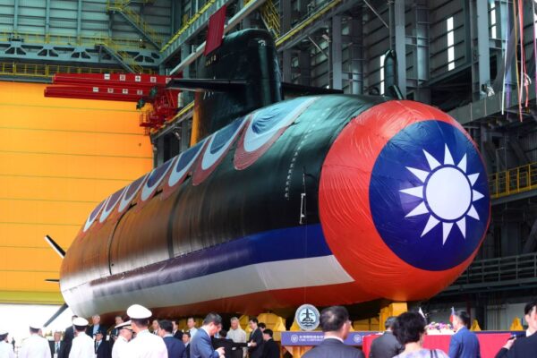台湾、2隻の新型潜水艦を配備　2027年までに＝安全保障顧問が発言