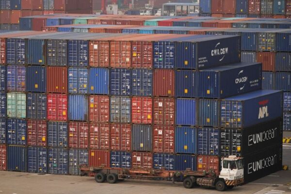 アングル：紅海の物流混乱、中国輸出産業を直撃　コスト増や出荷遅れで