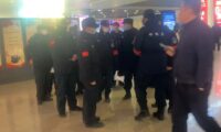 預金凍結されて700日　抗議者200人、当局に拉致されて行方不明に＝中国 河南