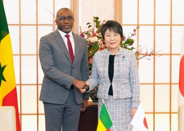 上川外務大臣とカ・セネガル経済・計画・協力大臣との会談