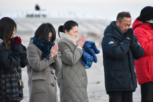 東日本大震災から13年　海辺など被災地で慰霊の祈り