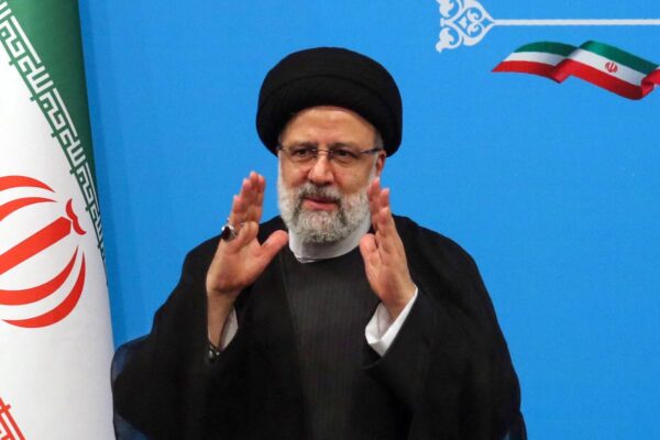 イラン大統領は事故死なのか　習近平もショック受けた？