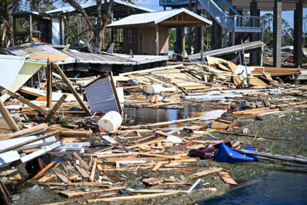 瞬間風速62.5m/s　破壊的ハリケーン　米国南東部で44人死亡　広範囲に甚大な被害