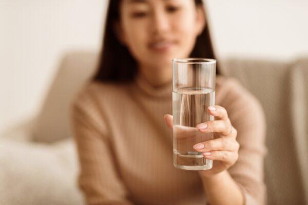 水分補給の常識を覆す？　専門家が語る1日8杯の真実