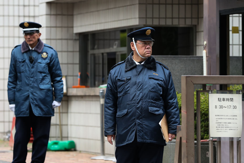 TOEICで組織的カンニングか　中国籍の京大院生を逮捕　マスクに小型マイク