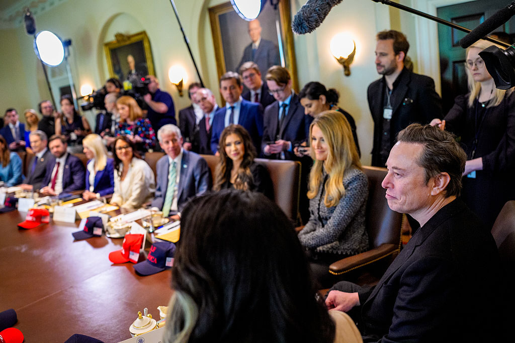 イーロン・マスク氏が米政権に別れの挨拶　トランプ氏「好きなだけ政権にいて」