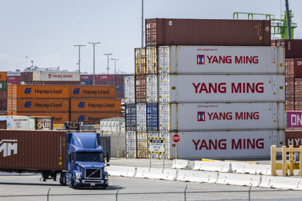 GDPマイナス成長も米経済は堅調　ナバロ貿易顧問　