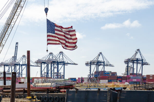 米国　GDP減でも経済は衰退せず　トランプ氏が生んだ二つの成長エンジン