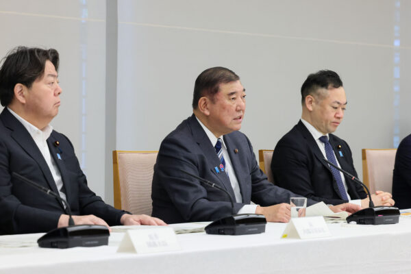 外国人との共生社会実現へ　政府が受入れ・共生会議を開催　自民党「違法外国人ゼロ」など提言
