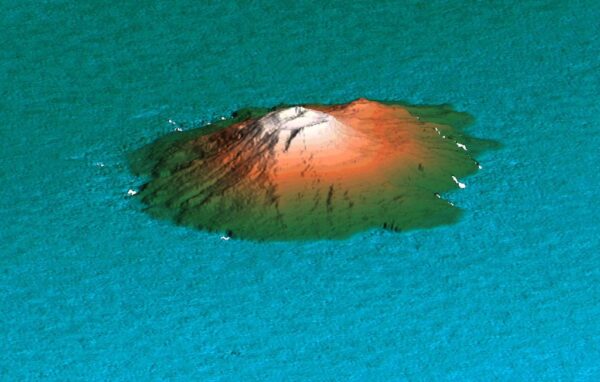 三宅島　噴火警戒レベル2に引き上げ　気象庁が火口周辺規制を発表