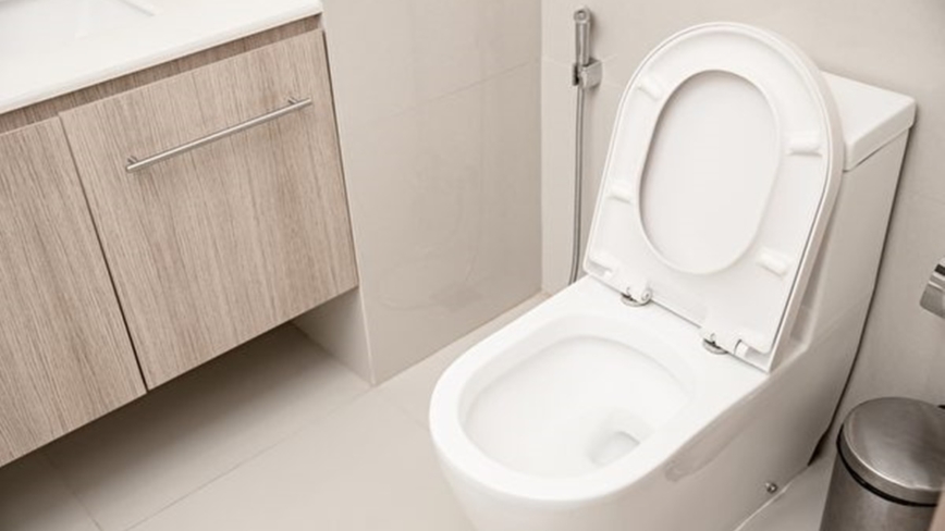 「ながらスマホ」の代償「トイレでスマホ2時間」　腸が出てきた……=中国