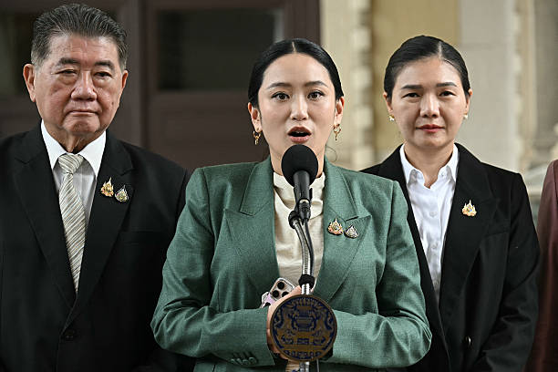 タイ憲法裁　ペートンタン首相に職務停止命令